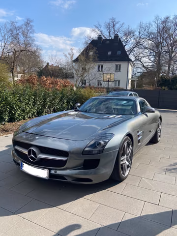 Mercedes-Benz SLS AMG