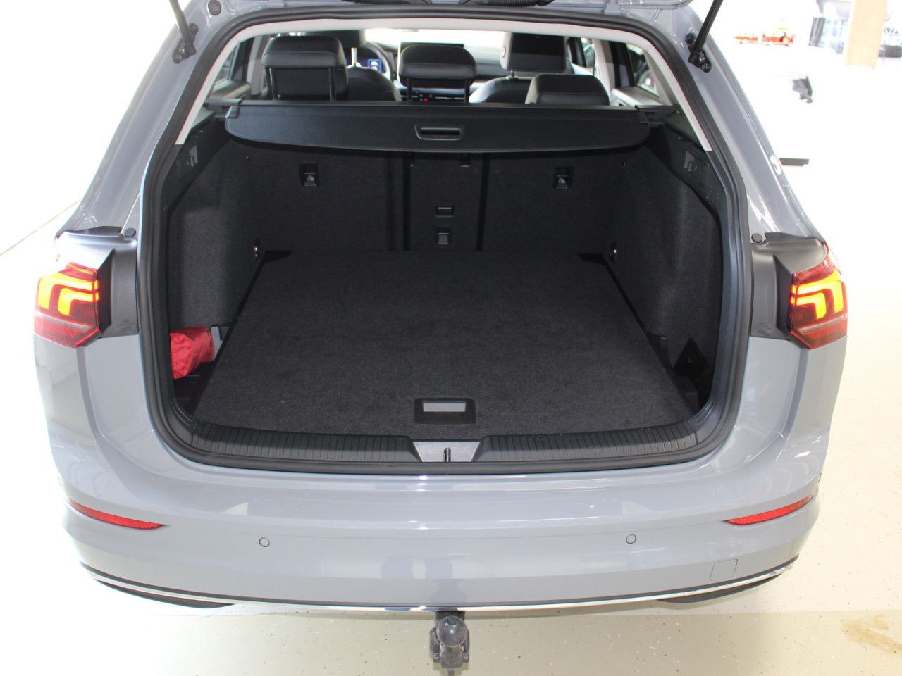Fahrzeugabbildung Volkswagen Golf Variant 1.5 eTSI Goal 360/AHK/Navi/ACC