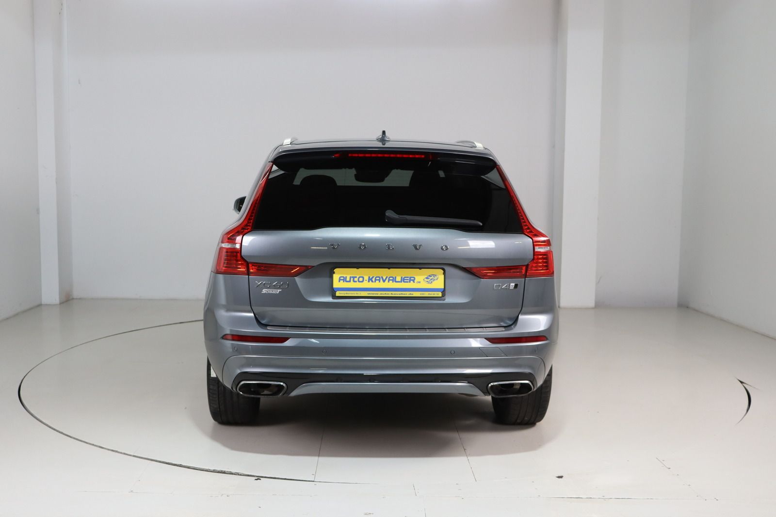 Fahrzeugabbildung Volvo XC60 D4 AWD R - Design aus 1. Hand