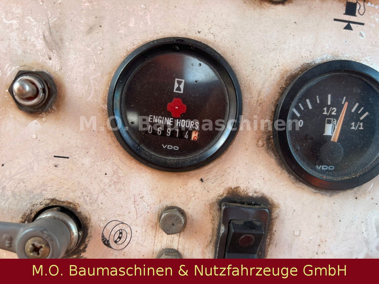Fahrzeugabbildung Andere Corinsa CCR2135 / Gummiradwalze /