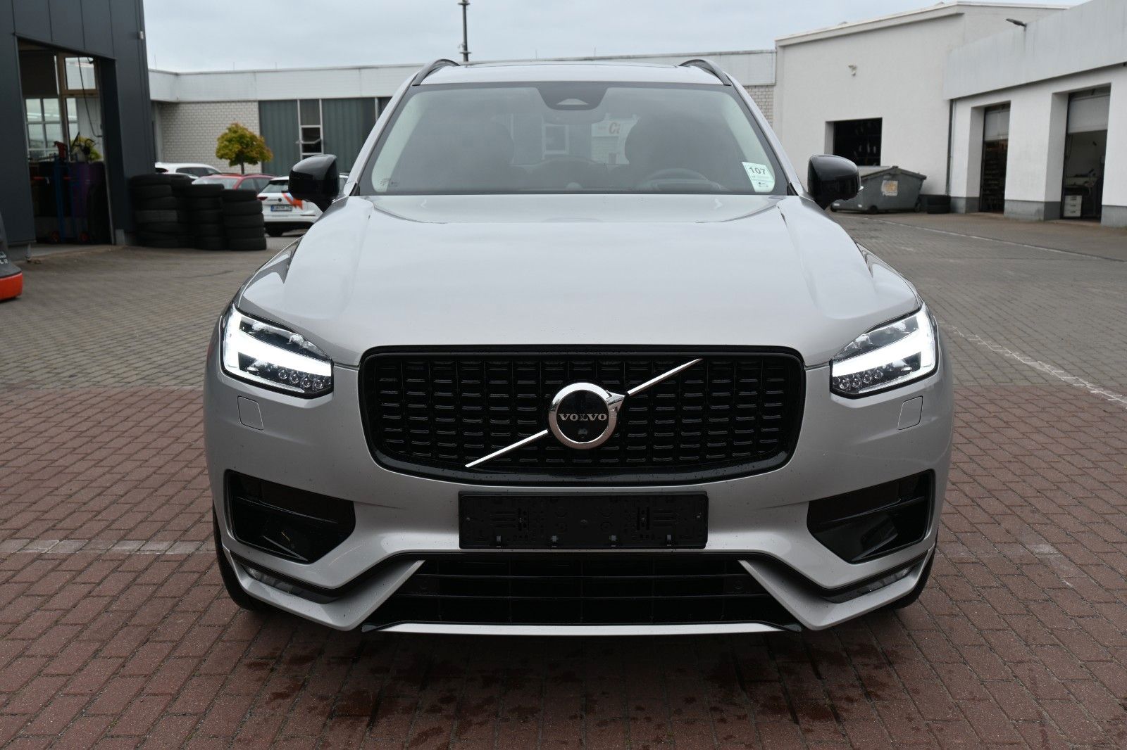 Fahrzeugabbildung Volvo XC90 B5 AWD Ultimate Dark *HUD*B&W*NAV*LUFT*MASS