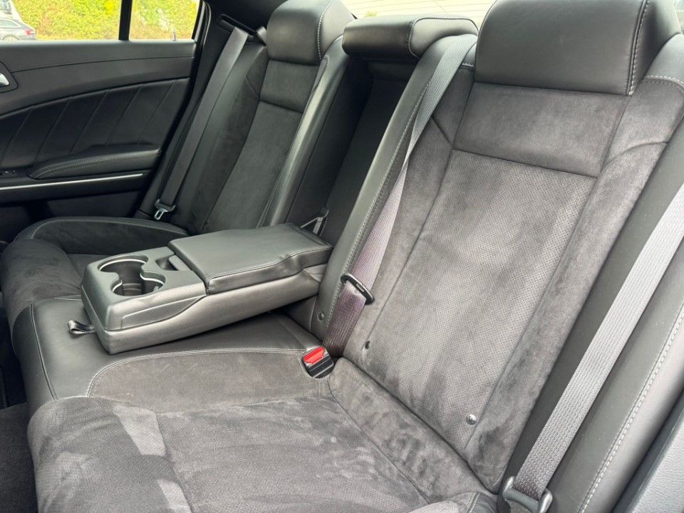 Fahrzeugabbildung Dodge Charger 2020er 6.4 SRT Scatpack Schiebedach Navi