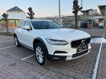 Volvo V90 Cross Country - 3