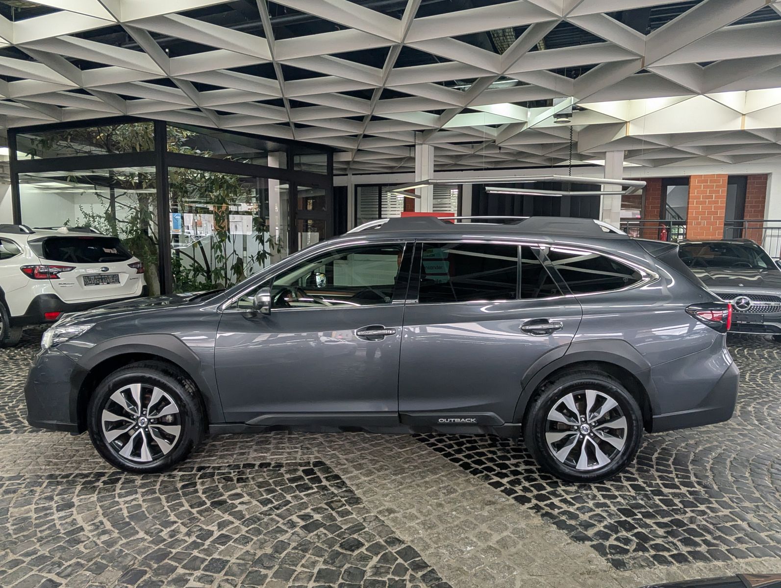 Fahrzeugabbildung Subaru Outback 2.5i Platinum EyeSight LED LEDER PANO TO