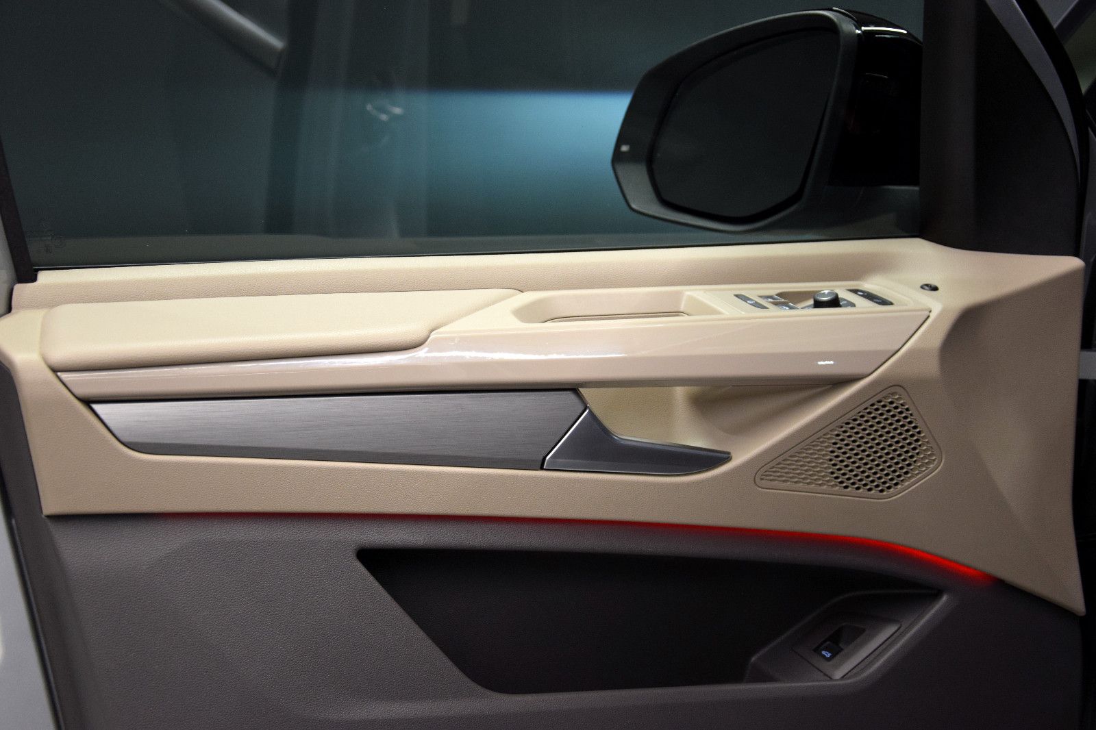 Fahrzeugabbildung Volkswagen T7 Multivan Style lang h/k ACC HuD Stndhz Matrix
