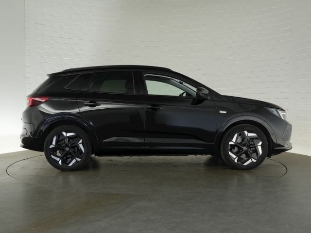Grandland GSe PHEV 4X4 AT+AHK+NAVI+RÜCKFAHRKAMER