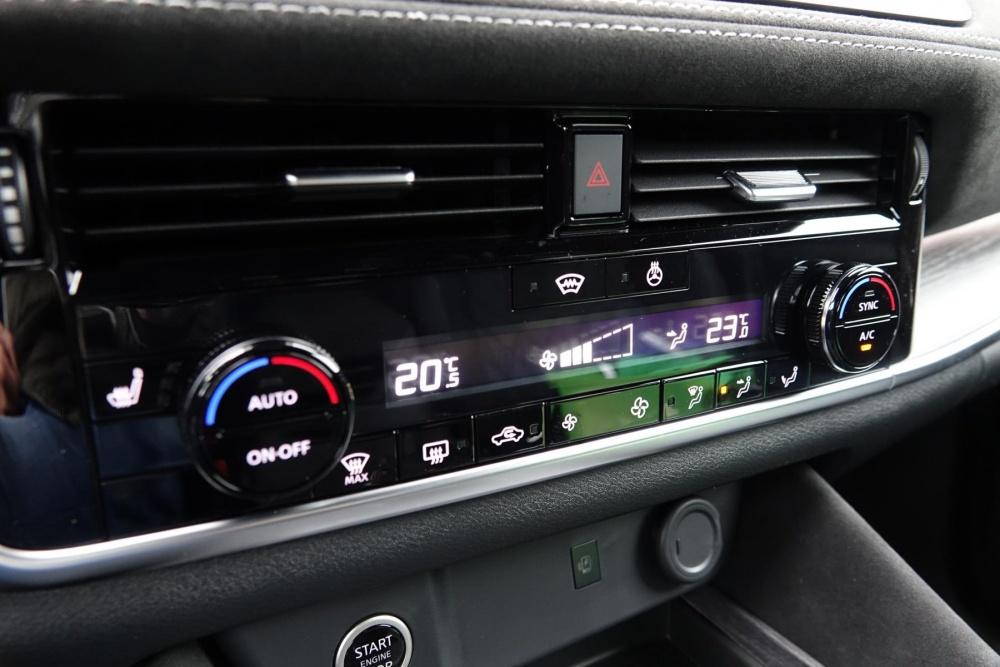 Nissan Qashqai TEKNA+ (plus) ALLRAD BOSE/Panodach/Leder