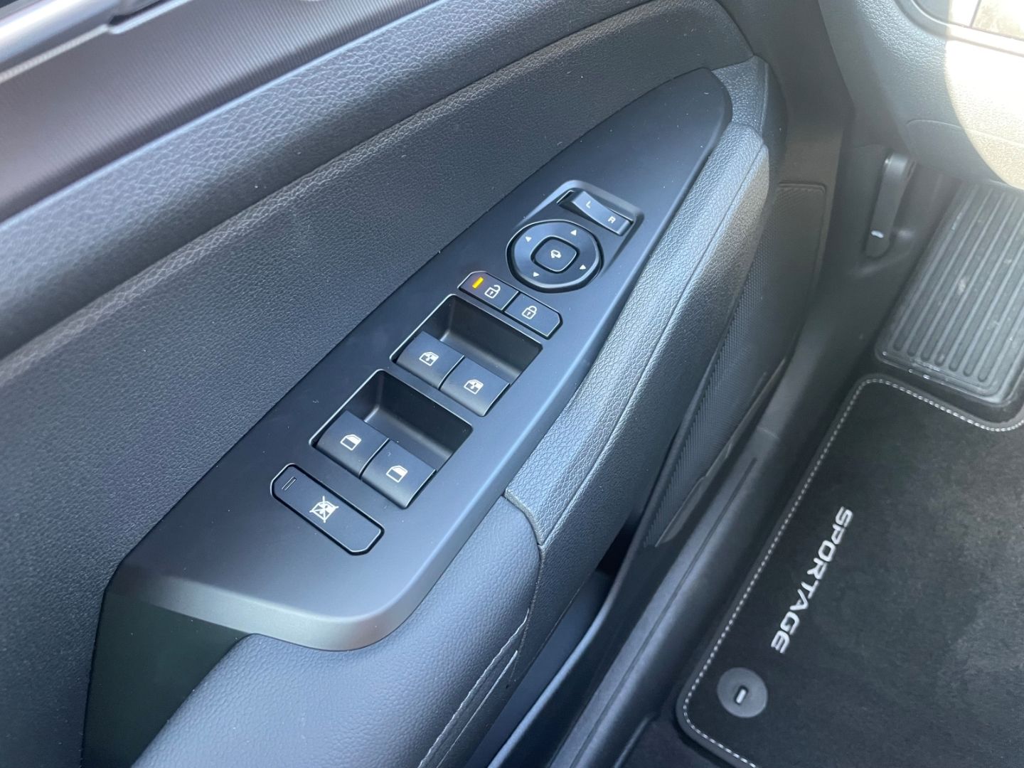 Fahrzeugabbildung Kia Sportage Vision Kamera SHZ vo/hi LED Abstandstem