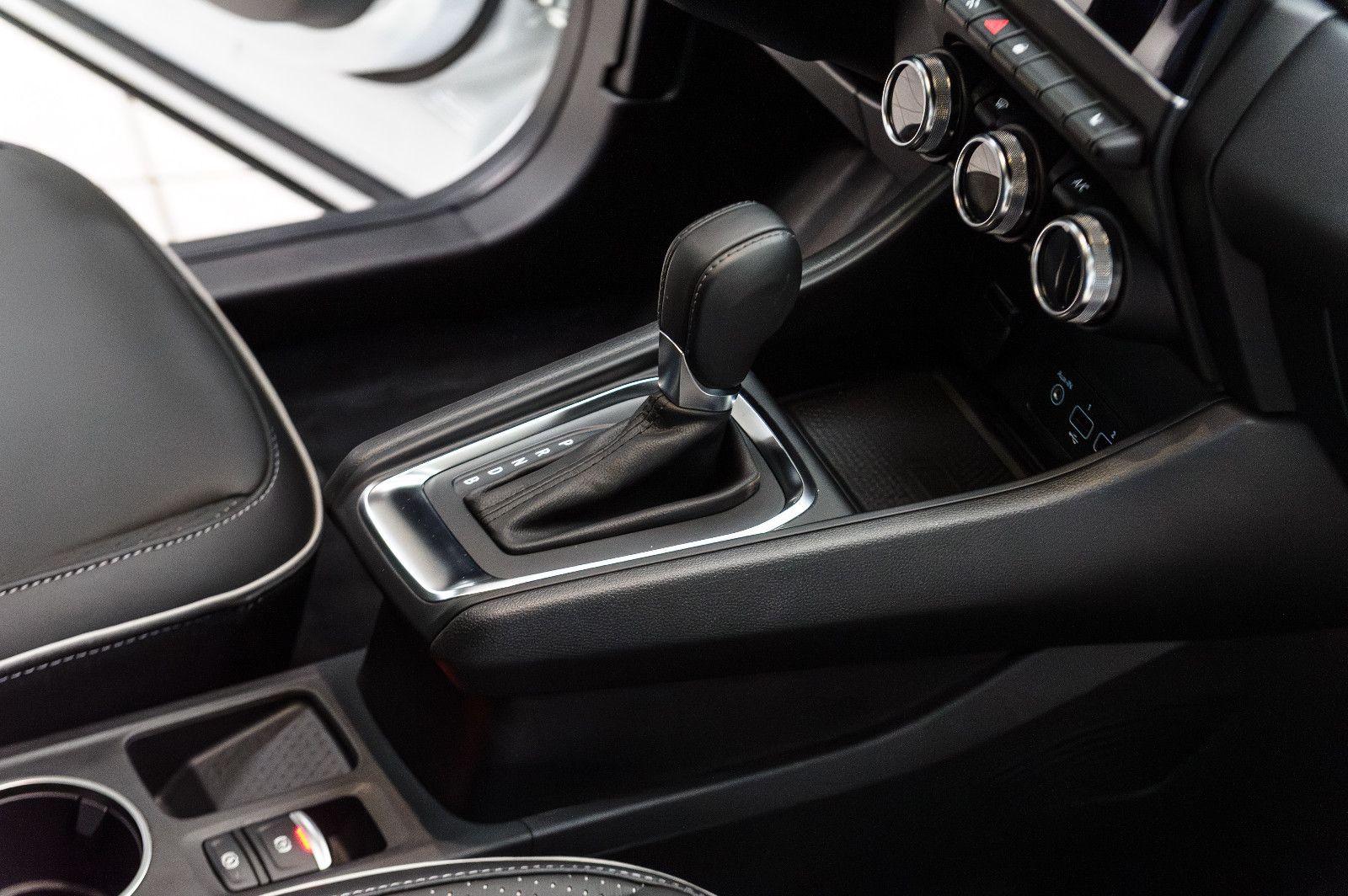 Fahrzeugabbildung Mitsubishi ASX 1.6 Top HEV +LED +Leder +Pano +Bose +Navi