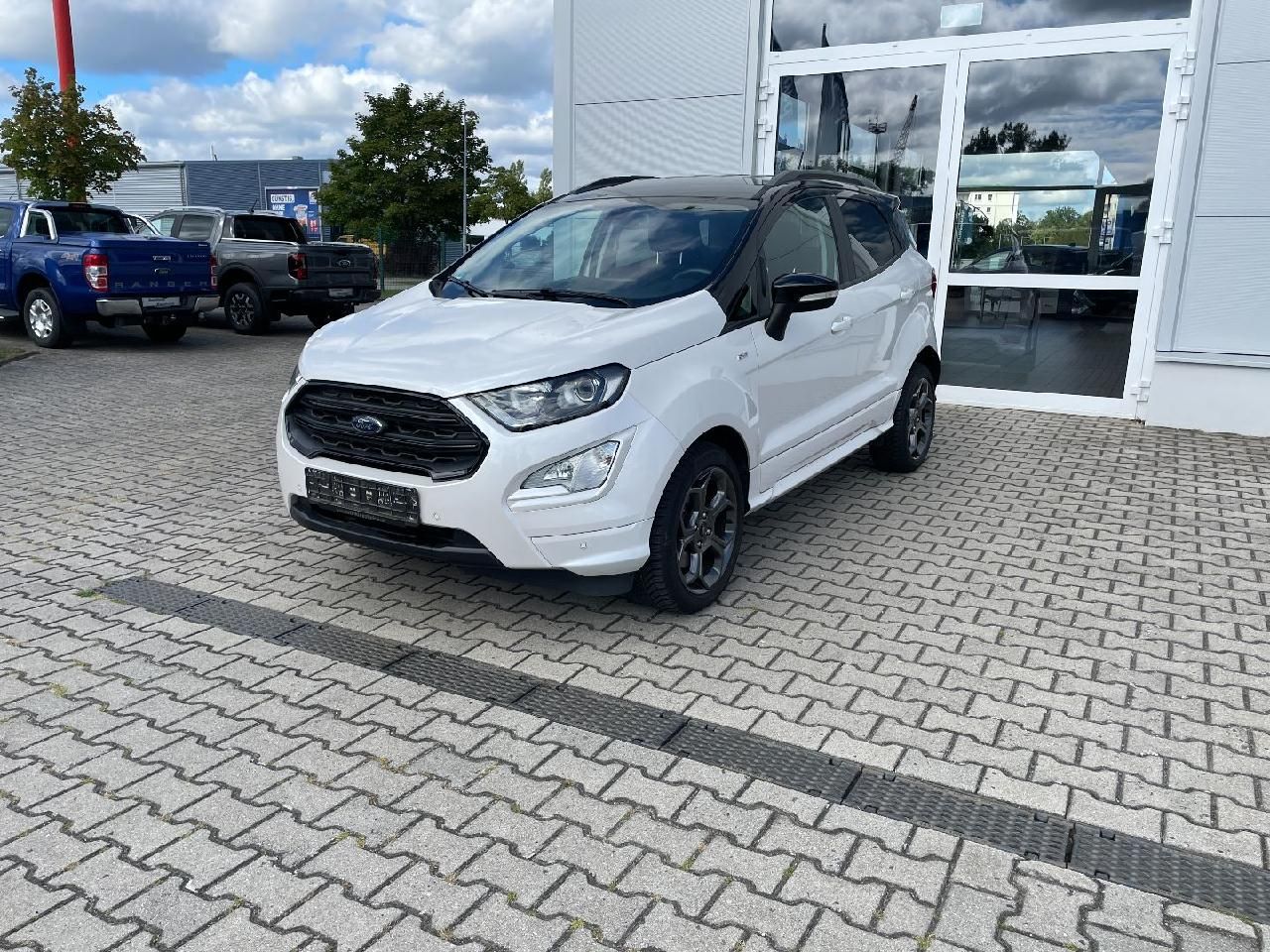 Fahrzeugabbildung Ford EcoSport ST-Line Winterpaket, Navi