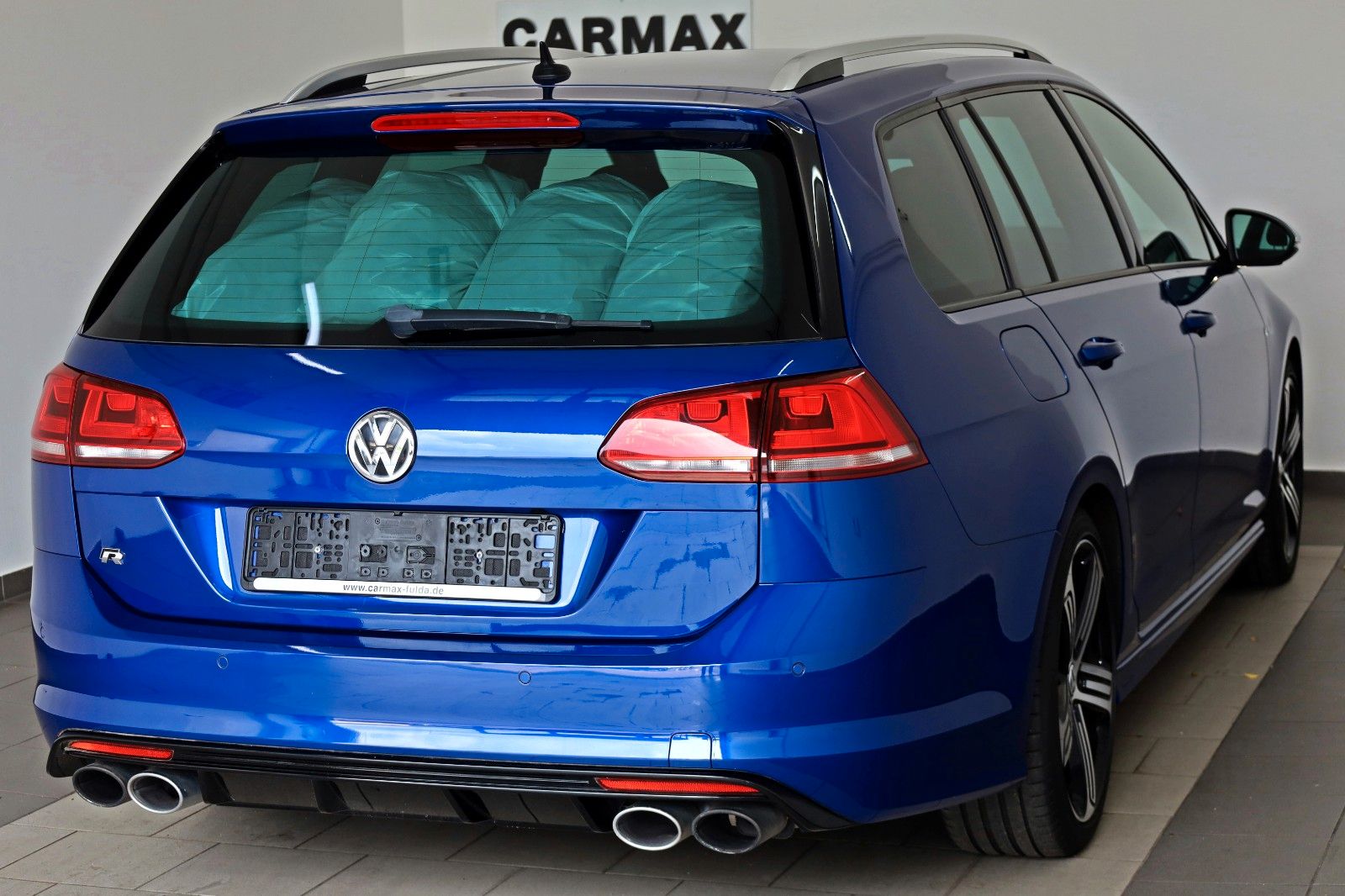 Fahrzeugabbildung Volkswagen Golf VII Variant R 4M Navi,Bi-Xenon,SH,PDC