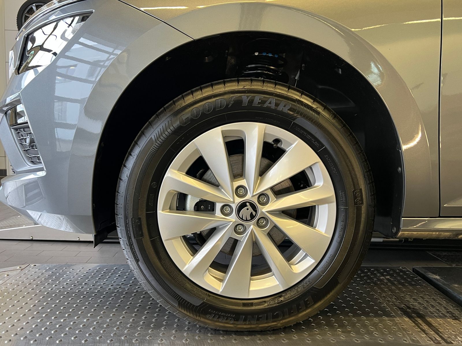 Fahrzeugabbildung SKODA Kamiq Selection 1.0 TSI DSG *AHK, LED, Komfortpa