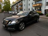Mercedes-Benz E 300 CDI BlueEFFICIENCY - - gebrauchte Mercedes-Benz E 300 aus dem Jahr 2011