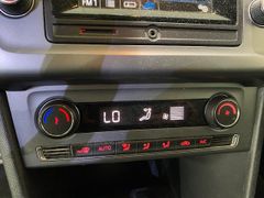 Fahrzeugabbildung Volkswagen Polo V Allstar 1.0 5tü. SHZ/PDC/ALU/TEMPOMAT/