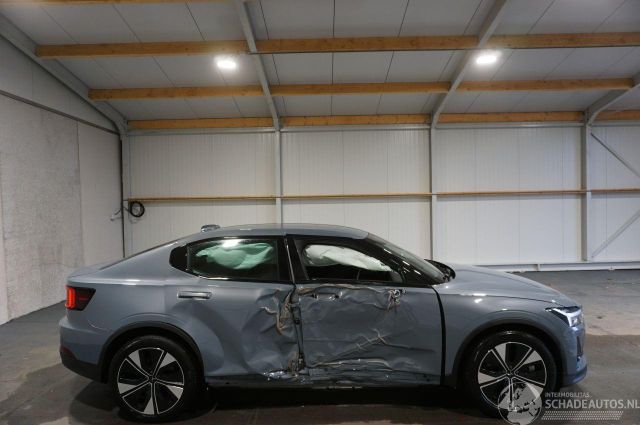 Polestar 2 82kWh Long Range 220kW Plus 82kWh
