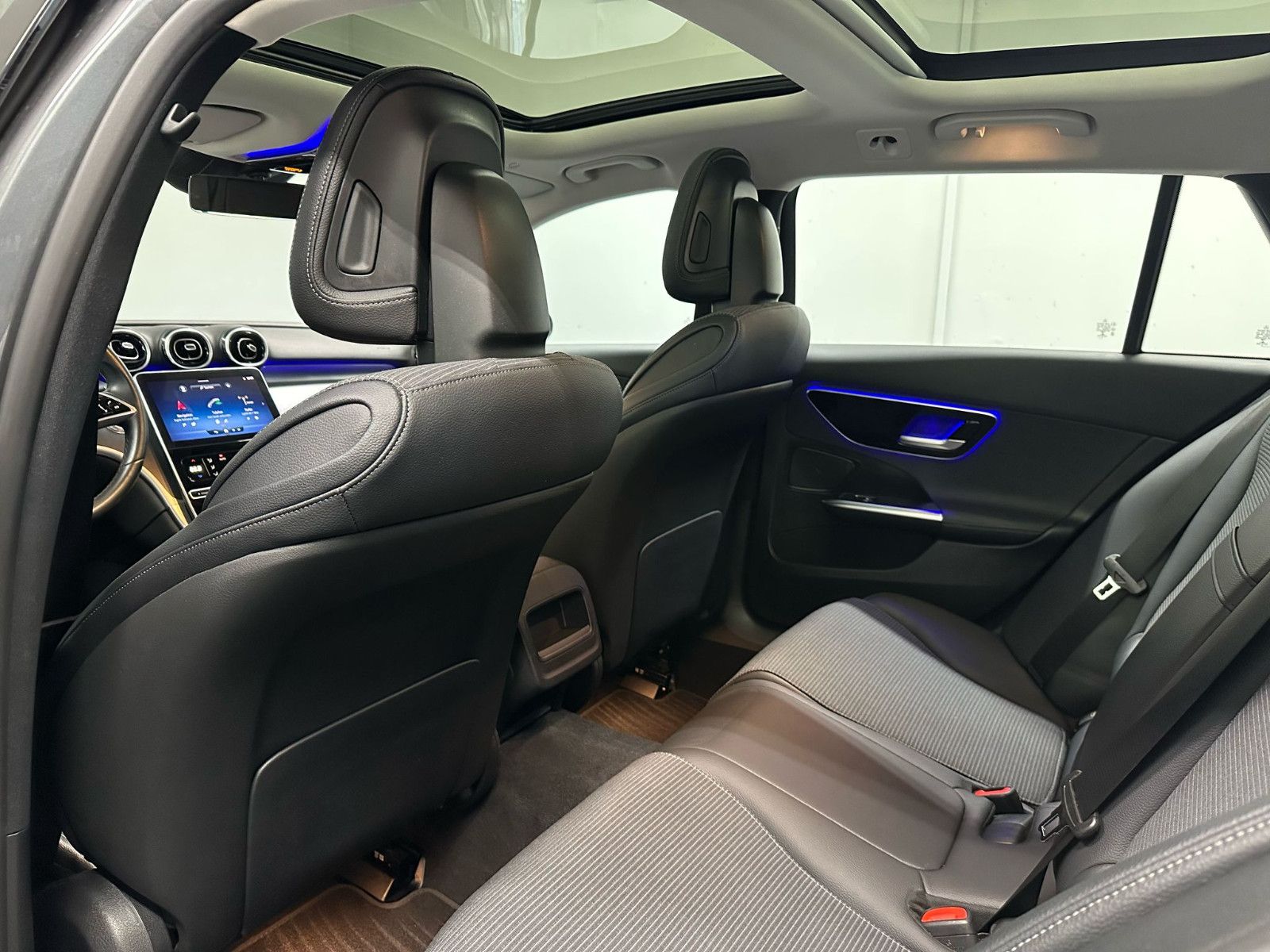 Fahrzeugabbildung Mercedes-Benz C 220 d T Autom. AVANTGARDE*PANO*KAMERA*LED*SPUR