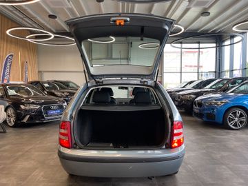 Skoda Fabia Combi Elegance Aut. *KLIMA*SHZ*TÜV*