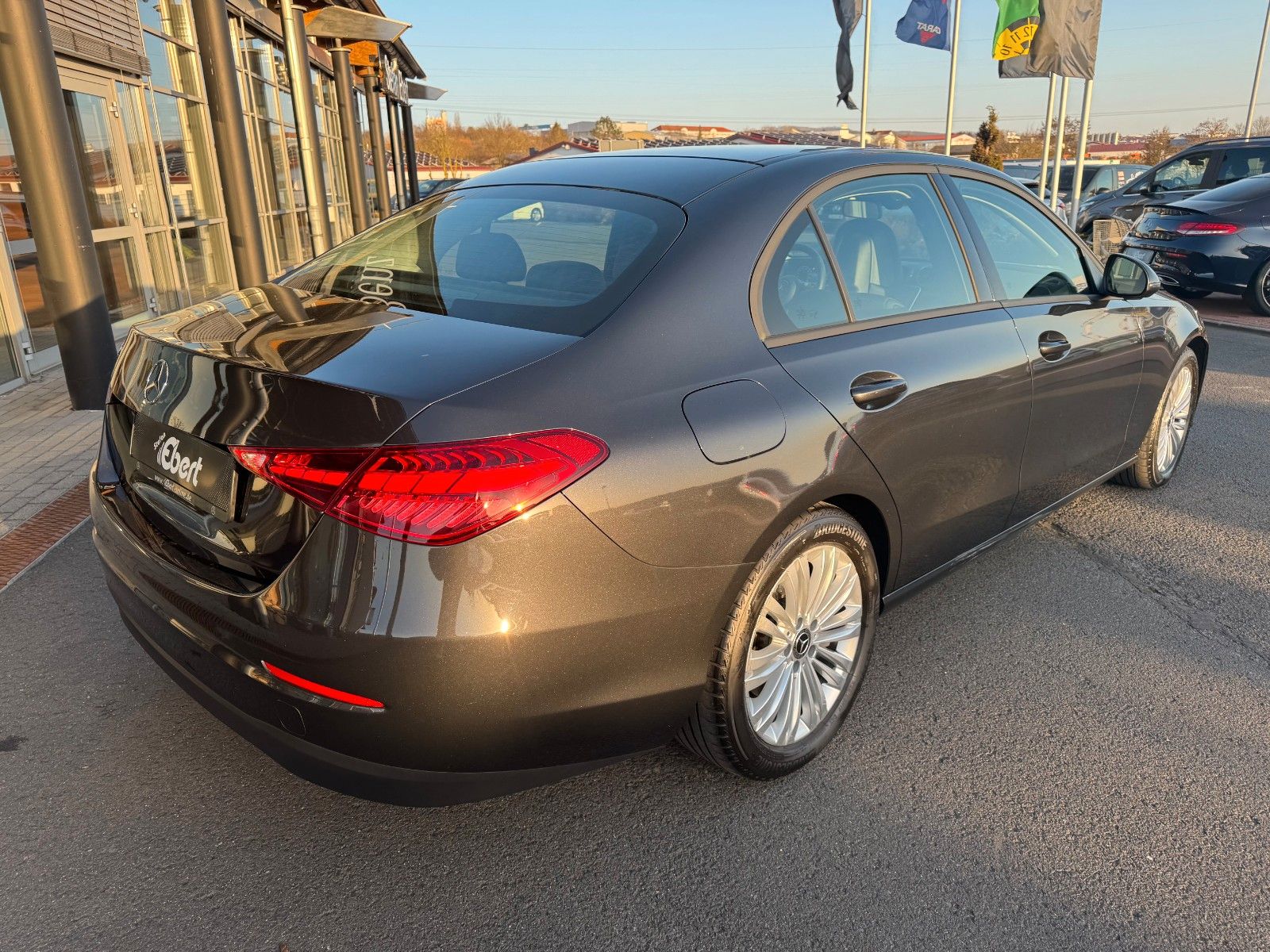 Fahrzeugabbildung Mercedes-Benz C 200 Limo+Leder+LED+Navi+DAB+ESD