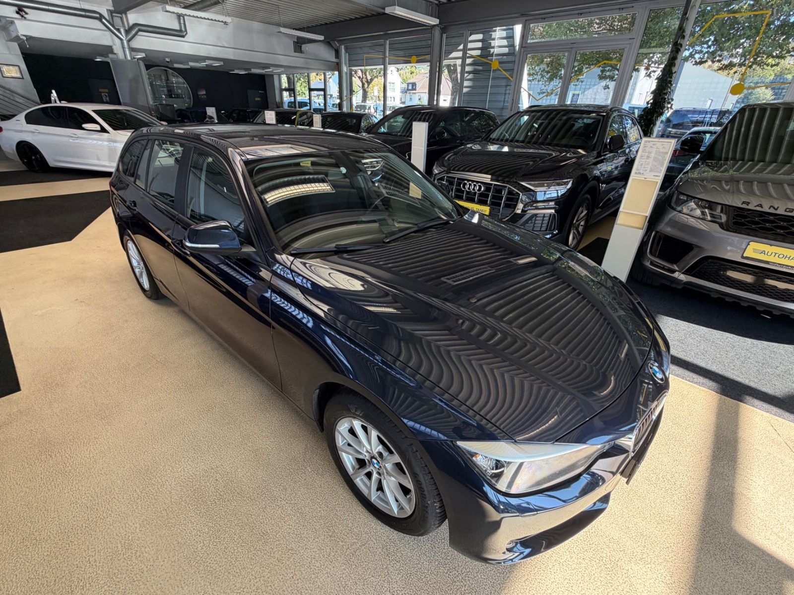 Fahrzeugabbildung BMW 318 3 Touring 318 d