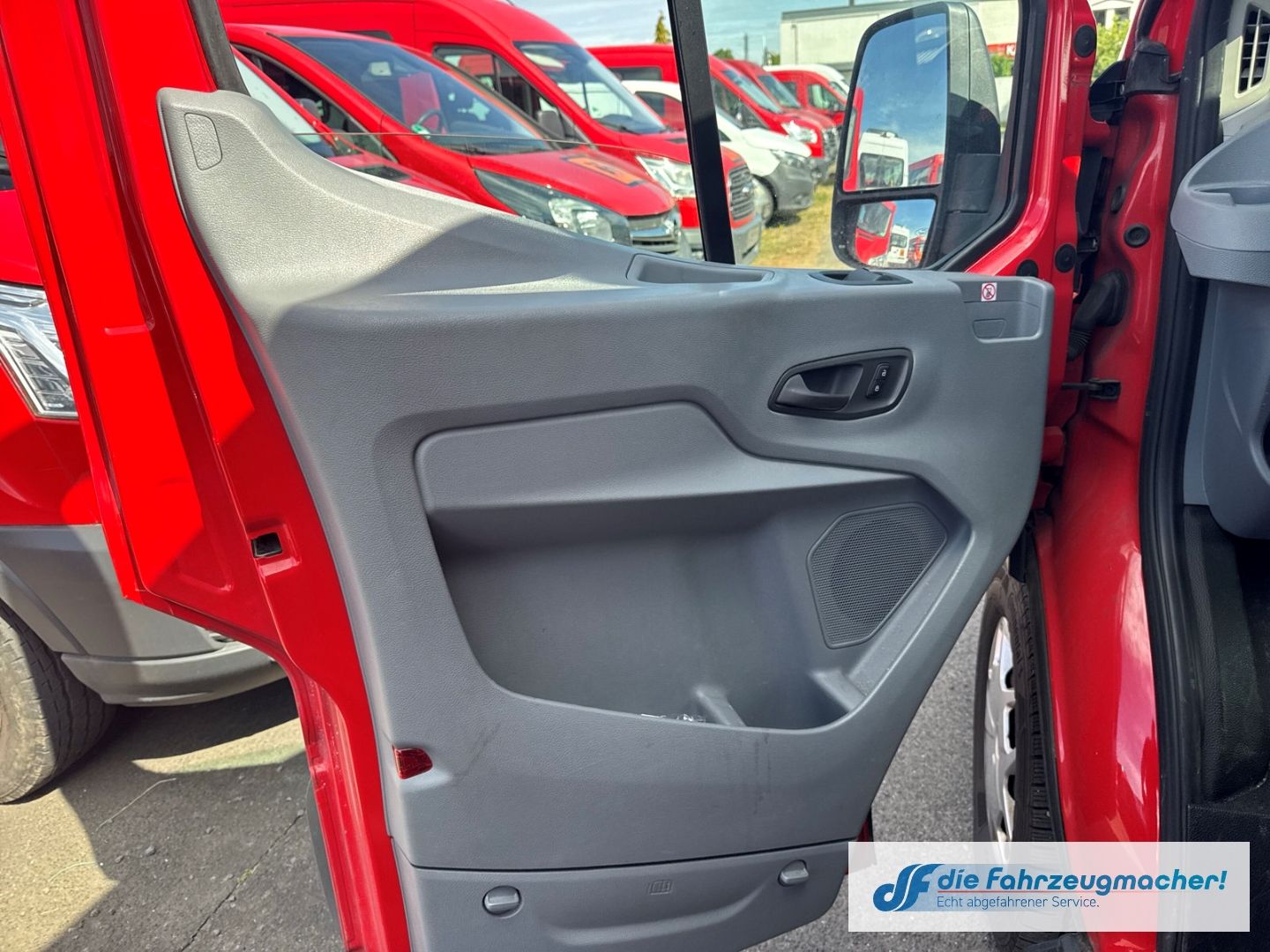 Fahrzeugabbildung Ford Transit Kombi 350 L3 Trend StandHZG *2520 *EXPOR