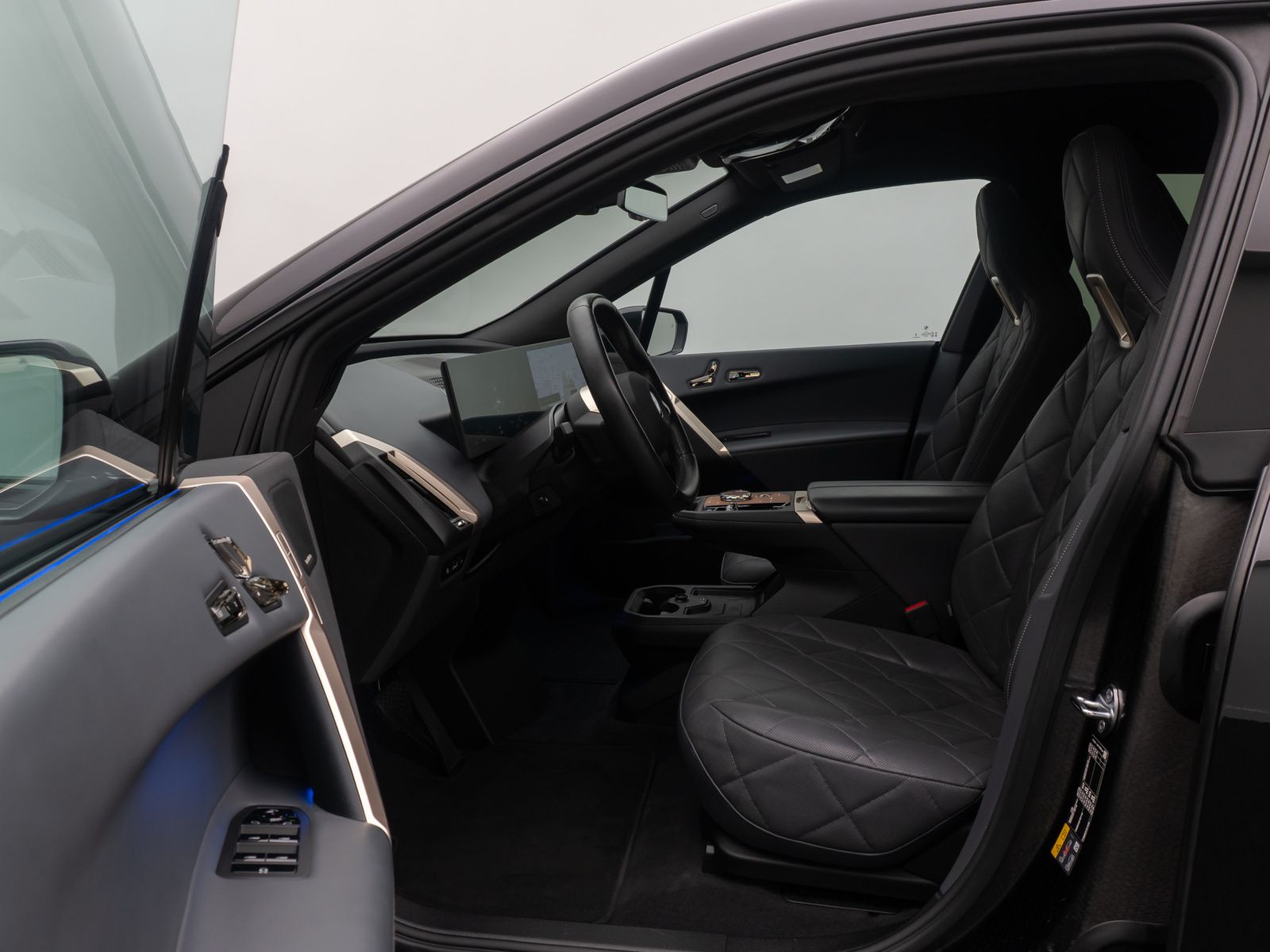 Fahrzeugabbildung BMW iX xD40 Sportpaket ACC 360° Laser SkyLounge 22"