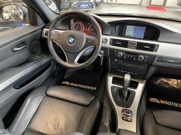 BMW Touring 330d xDrive *PANO*NAVI*PDC*SZHZ*LEDER*