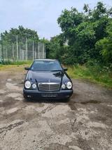Mercedes-Benz Mercedes E 240 Avantgarde - Mercedes-Benz E 240: Avantgarde