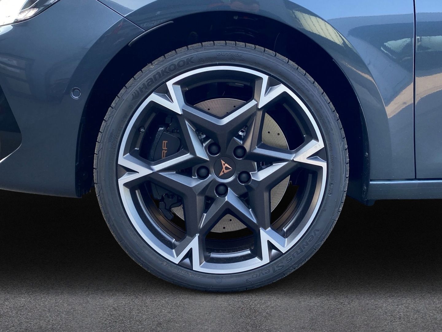 Fahrzeugabbildung CUPRA Leon Sportstourer 4Drive VZ*NAVI*MATRIX-LED*SHZ*