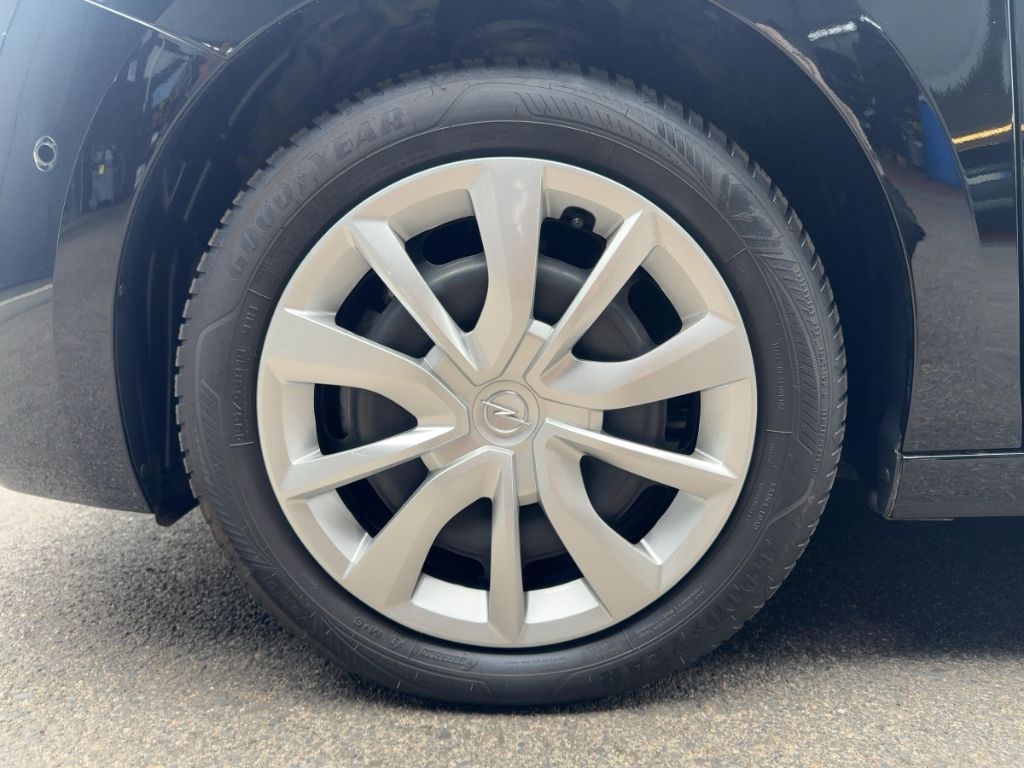 Fahrzeugabbildung Opel Corsa AUTOMATIK  RÜCKFAHRK.  SITZHEIZUNG  ALLWET