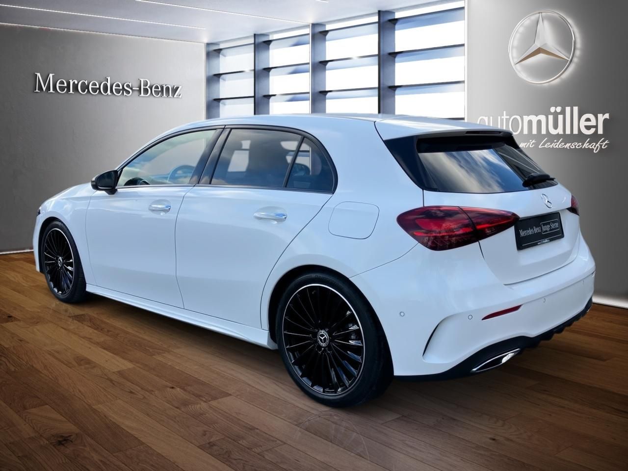Fahrzeugabbildung Mercedes-Benz A 180 AMG AdvPlus Night Kamera Multibeam Keyless