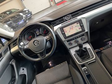 Volkswagen Passat Variant  *1.HAND*NAVI*APS*AHK*LED*SMARTL*