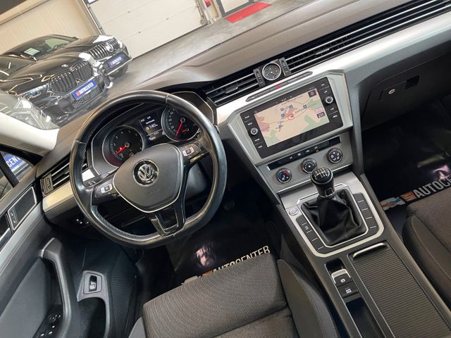 Volkswagen Passat Variant  *1.HAND*NAVI*APS*AHK*LED*SMARTL*