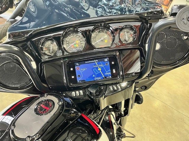 Fahrzeugabbildung Harley-Davidson CVO Street Glide CVO 117 Umbau