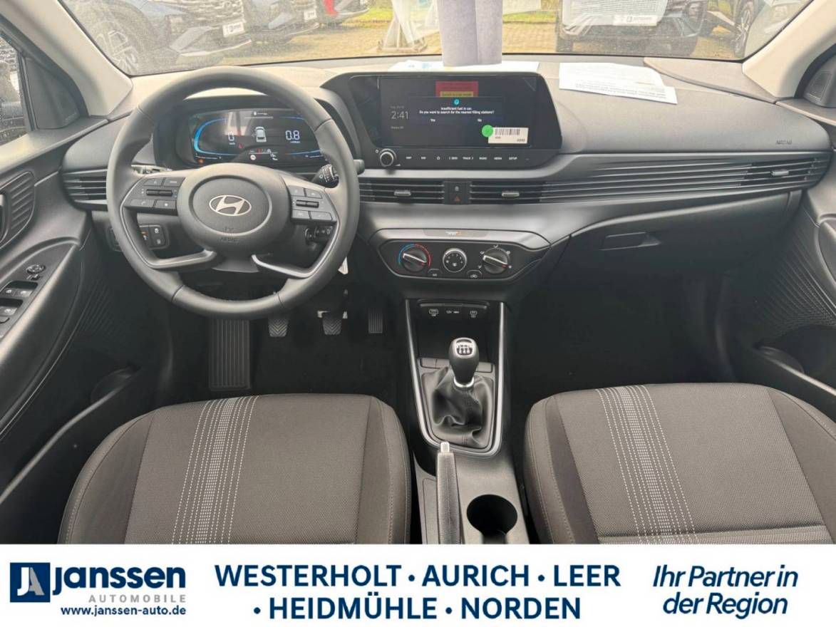 Fahrzeugabbildung Hyundai i20 Select Funktionspaket PDC Navi Rückfahrkamer