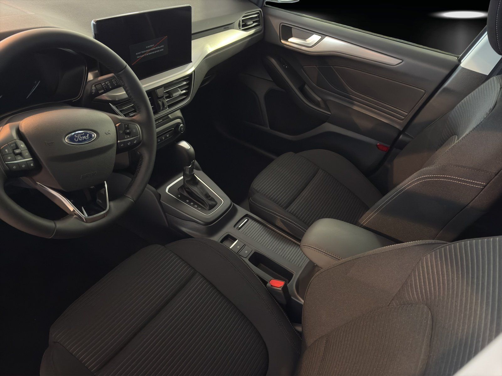 Fahrzeugabbildung Ford Focus Turnier Titanium Edition Fahrer Pak. Win.P