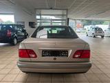 Mercedes-Benz E 230 CLASSIC/AUTOM./SCHIEBED./RADIO/GEPFLEGT - Mercedes-Benz E 230 Gebrauchtwagen