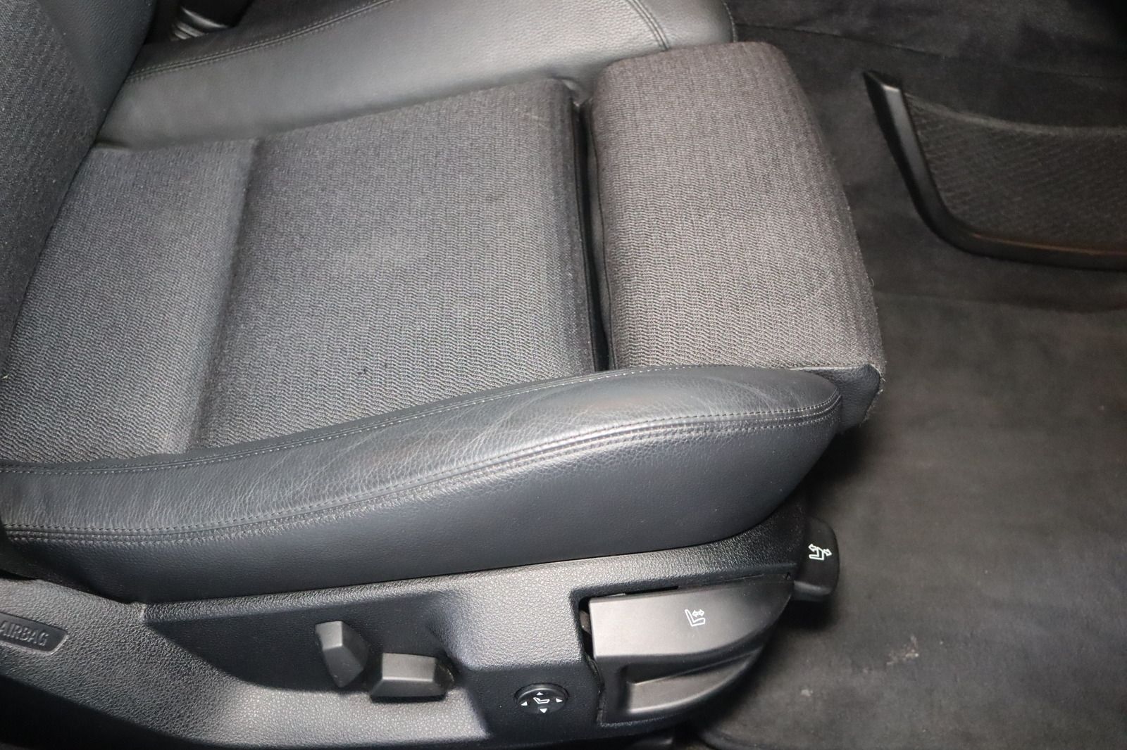 Fahrzeugabbildung BMW 525 d Touring * Navi * Bi-Xenon * Keyless *
