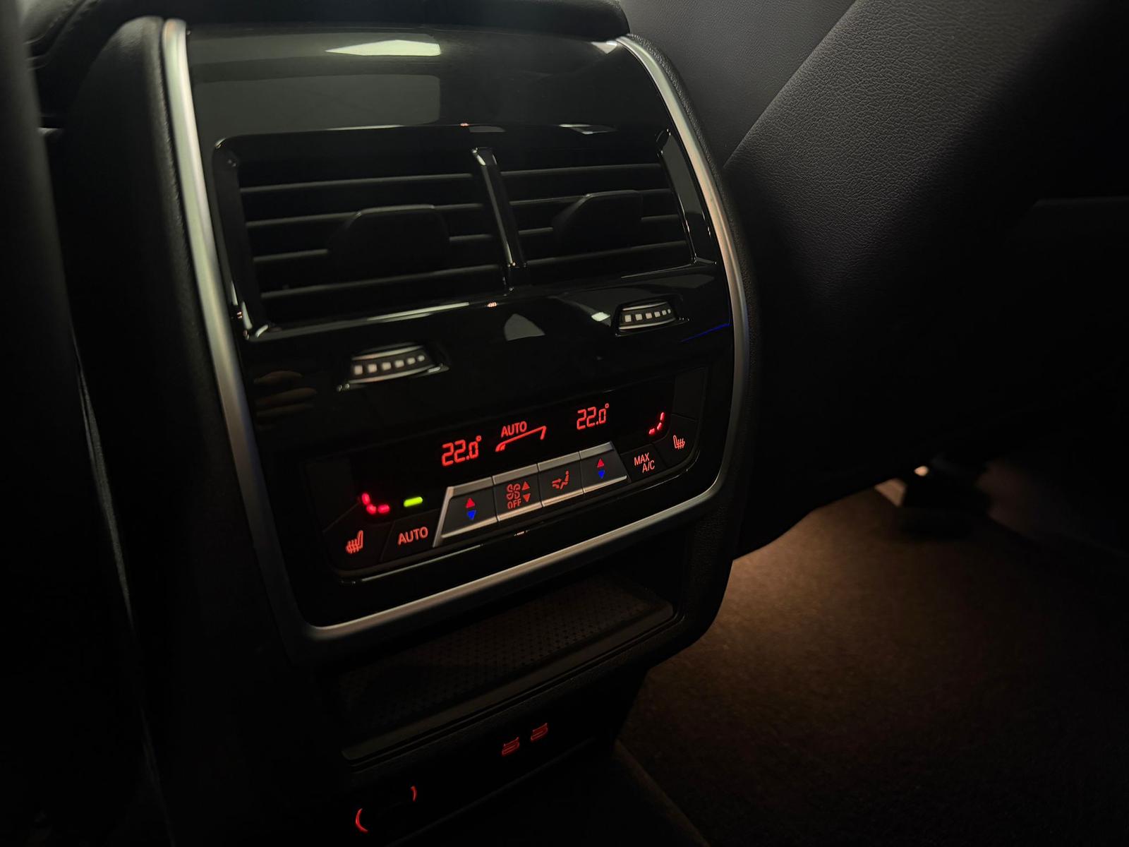 BMW X5 M60 i xD*PANO-SKY*STHZG*H-K*HUD*ACC*GLAS*360°