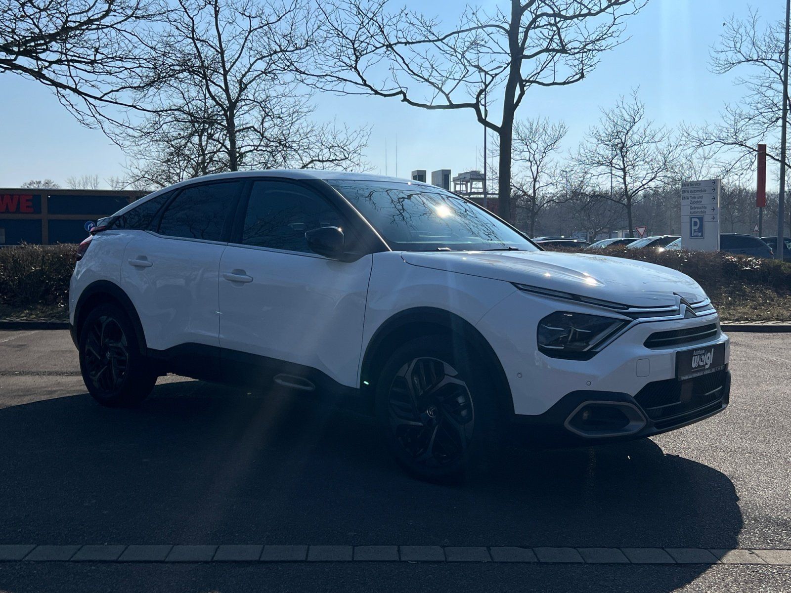 Fahrzeugabbildung Citroën C4 PureTech 130 Shine Kälte Paket Navi DAB Klima