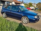 Volkswagen Golf 2.0 Cabrio - Volkswagen Golf mit Benzin-Antrieb: Blau, Leder, Metallic, Cabrio