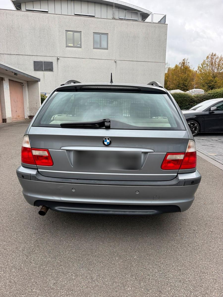 BMW 318 2004 — photo 6