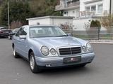 Mercedes-Benz E 220 Elegance Klima/SHD/Neuwertiger zustand! - gebrauchte Mercedes-Benz E 220 aus dem Jahr 1999