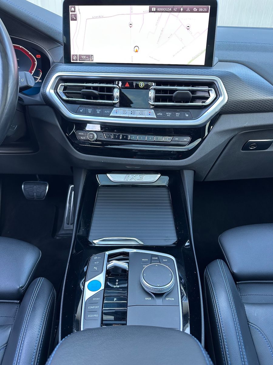 Fahrzeugabbildung BMW iX3 Impressive M Sport NAV+LED+PANO+AHK+HUD+360°
