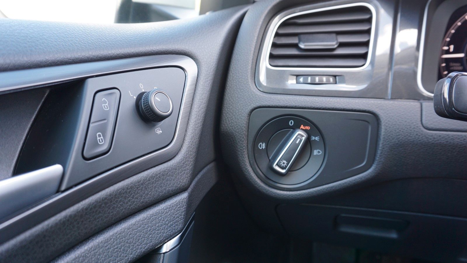 Fahrzeugabbildung Volkswagen Golf VII Variant Comfortline ACC,Navi,SH,PDC