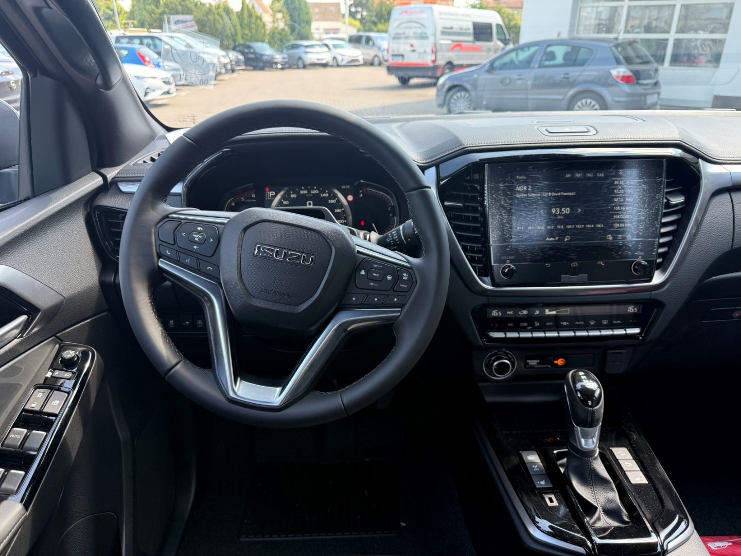 Fahrzeugabbildung Isuzu D-Max Double Cab 2.2 Turbo 4WD LSE