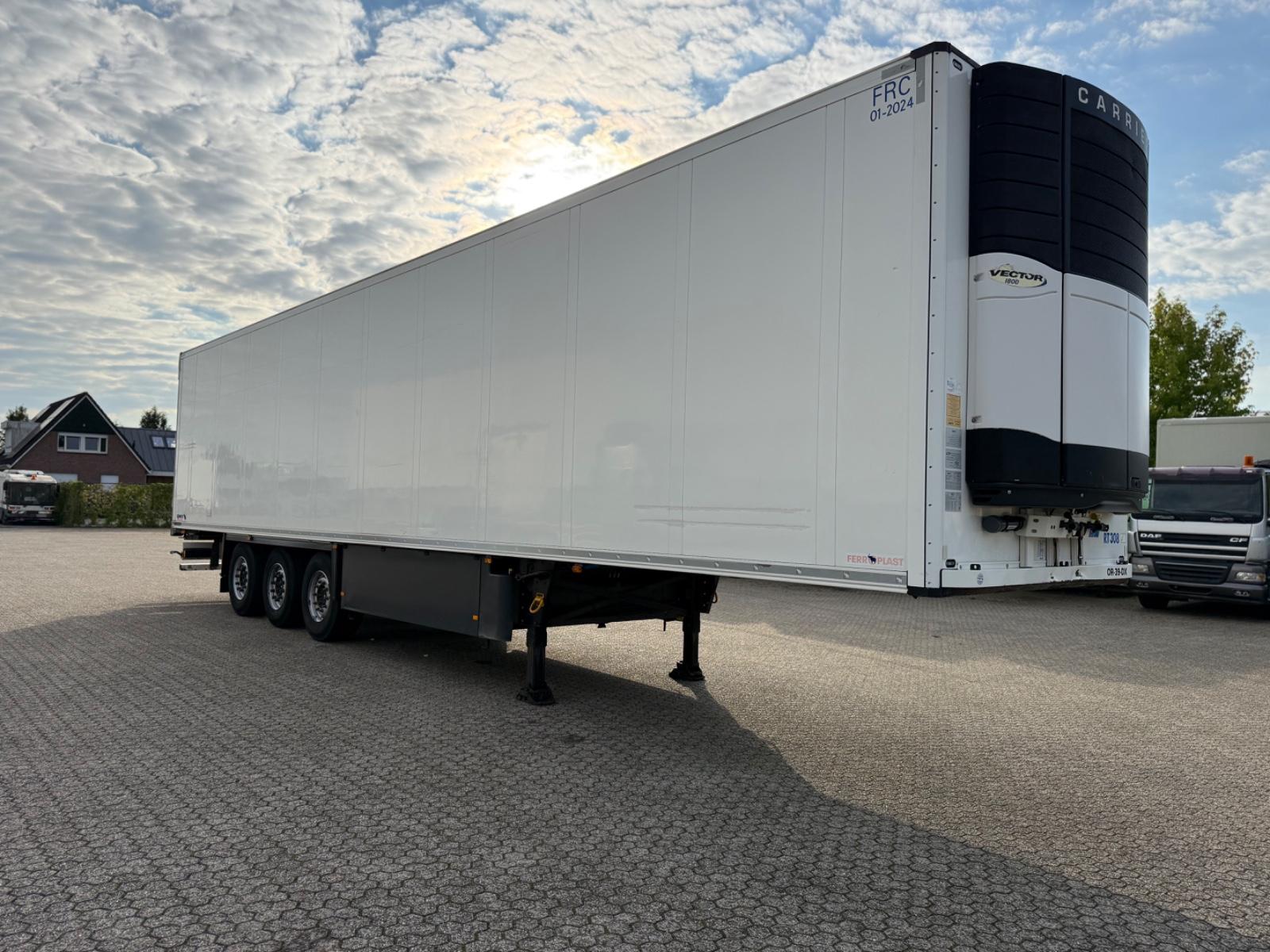 Schmitz Cargobull SCBS3B/Carrier Vector/
