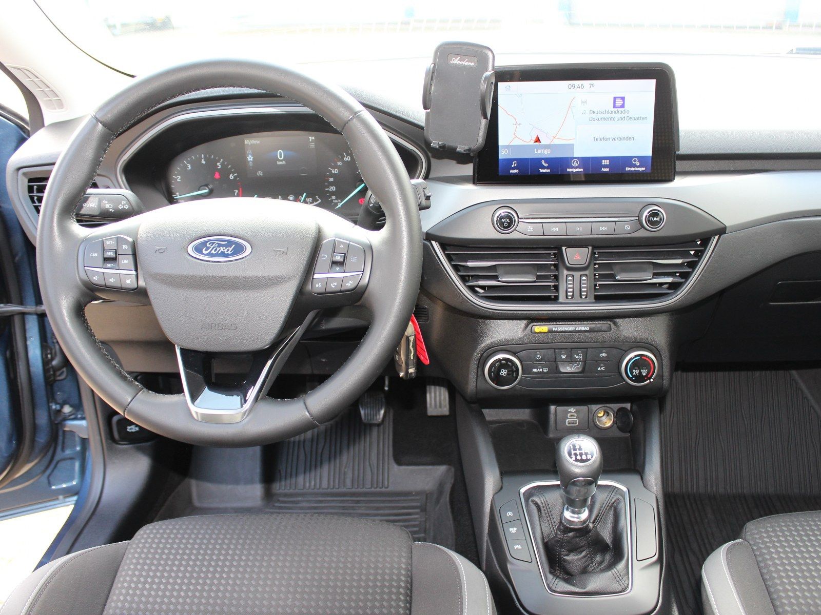 Fahrzeugabbildung Ford Focus Cool & Connect 1,0 EcoBoost Start/Stopp