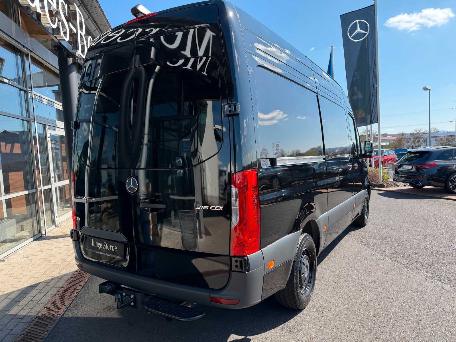Fahrzeugabbildung Mercedes-Benz Sprinter 319 CDI DoKa/Mixto AHK3,5 Stdh DISTRONI