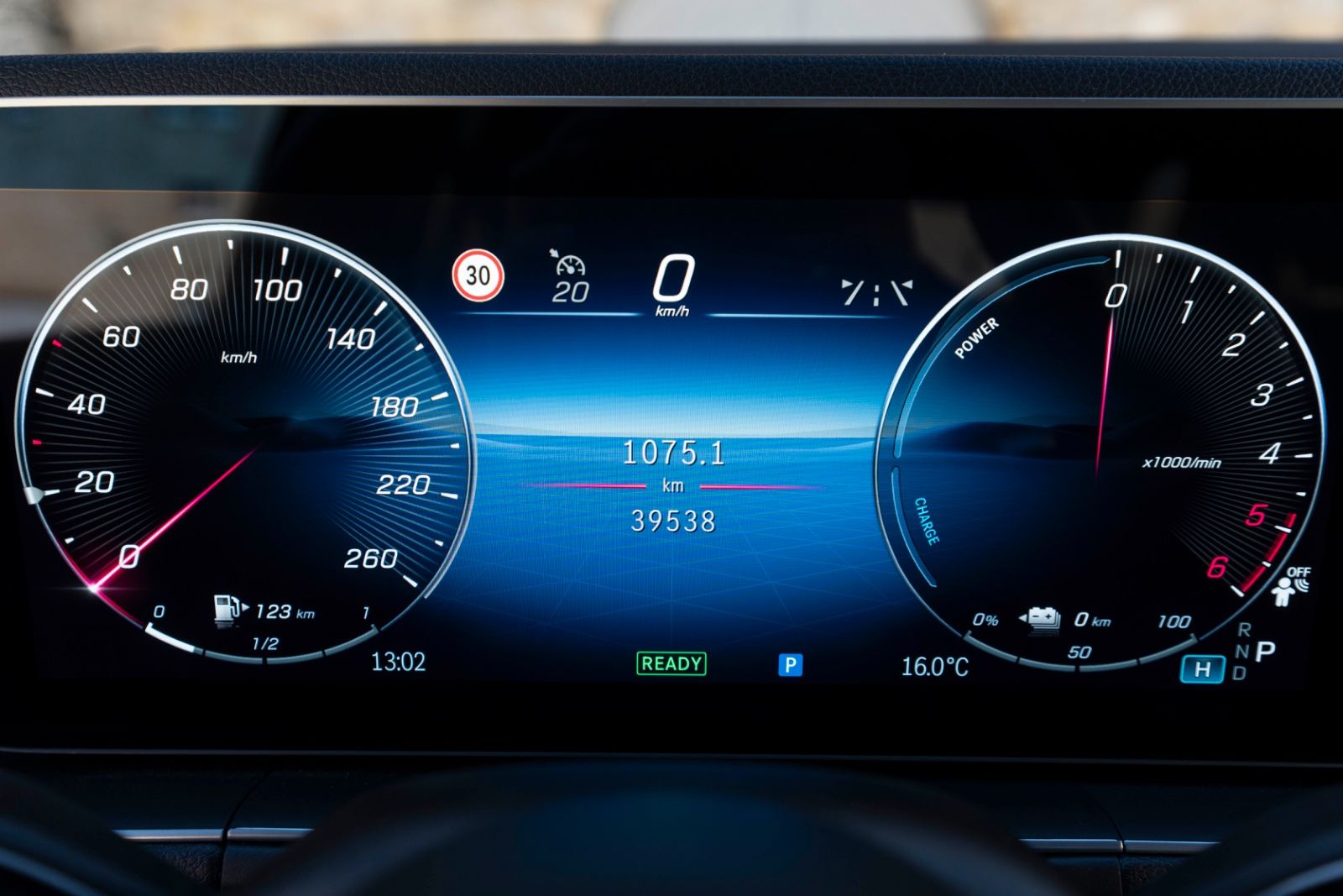 Fahrzeugabbildung Mercedes-Benz GLE 350de 4Matic AMG 3D KAM BURMESTER ACC LUFT