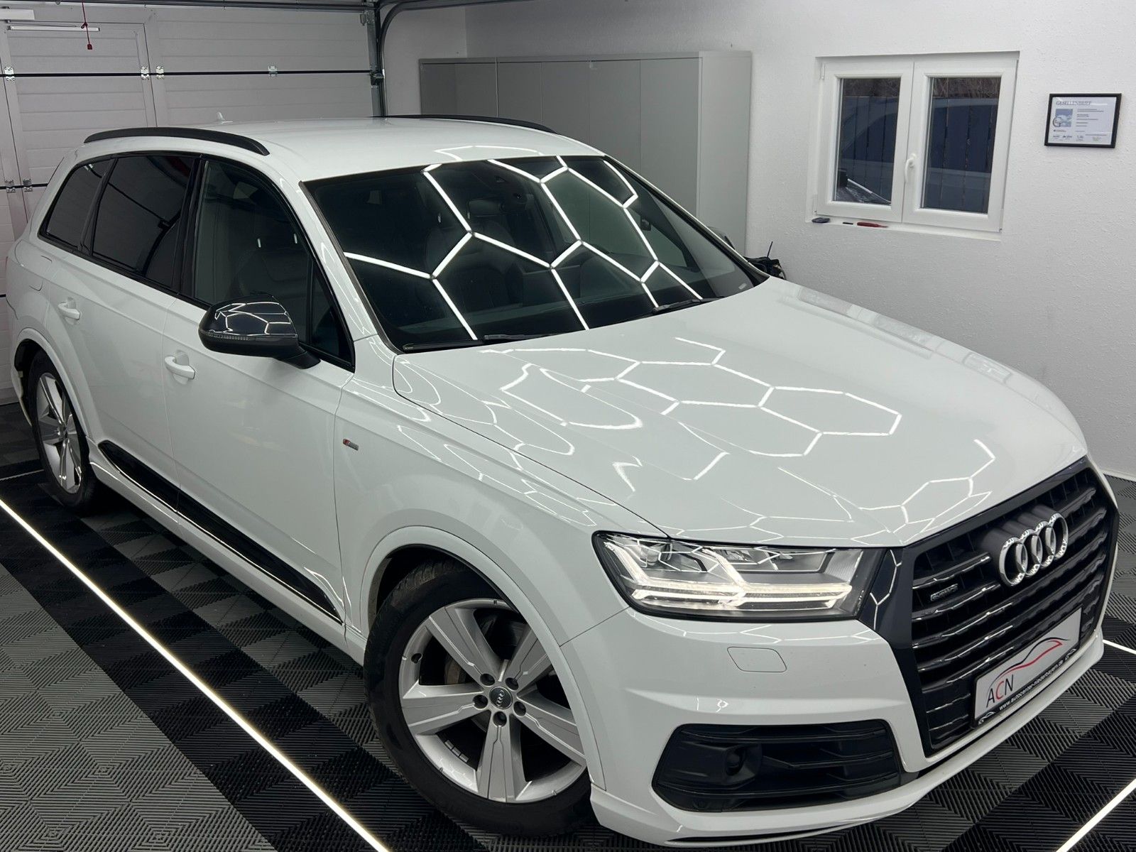 Fahrzeugabbildung Audi Q7 3.0 TDI Quattro S-LINE/21ZOLL/MATRIX/AHK/AMBI